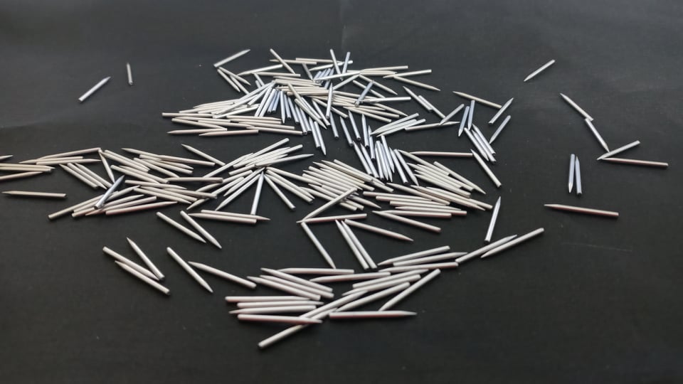 Metal phonograph needles are sold to and trusted by collectors , enthusiasts, phonograph